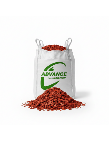 Copeaux de bois de couleur rouge en...