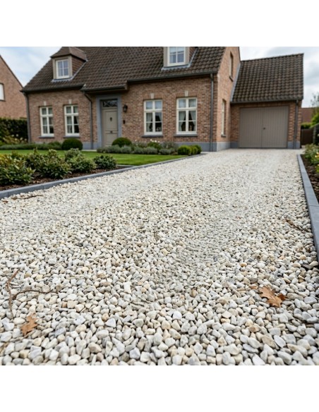 Gletsjer White Siergrind gebruikt op een oprit | Advance Greenshop