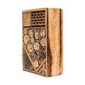 Insectenhotel hangend, productfoto op witte achtergrond