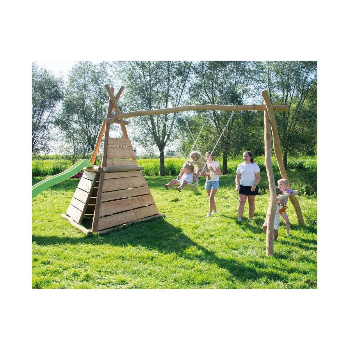 Tipi speeltoestel met dubbele schommel